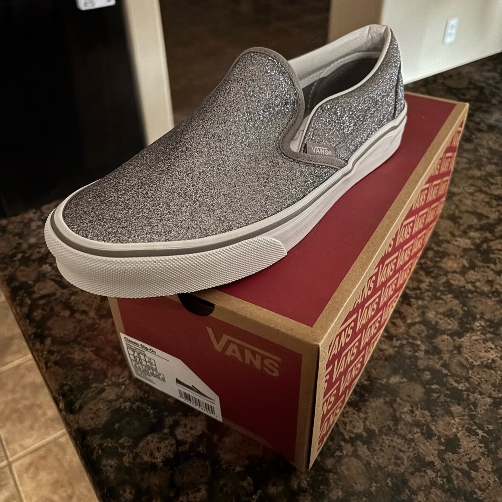 BNIB Vans gunmetal glitter classic slip on 9